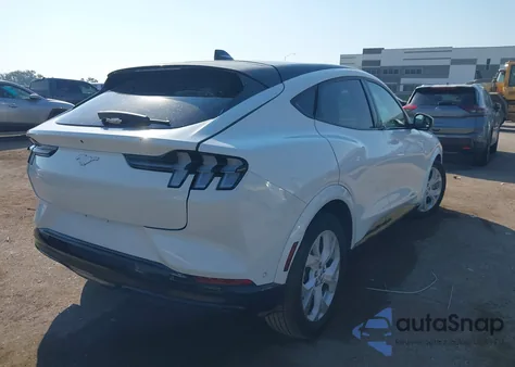 2022 Ford Mustang Mach-E Premium z USA, uszkodzony, nr VIN 3FMTK3R79NMA19266